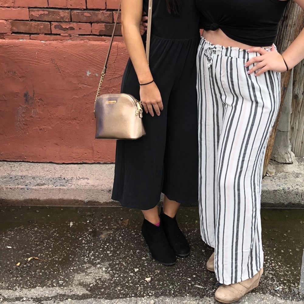 American Eagle flowy pants